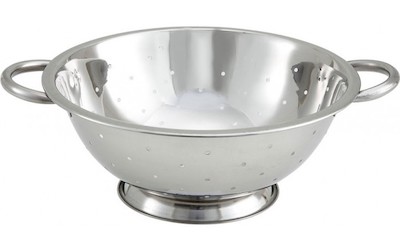 COLADOR 3 QT CON PIE BROWNE