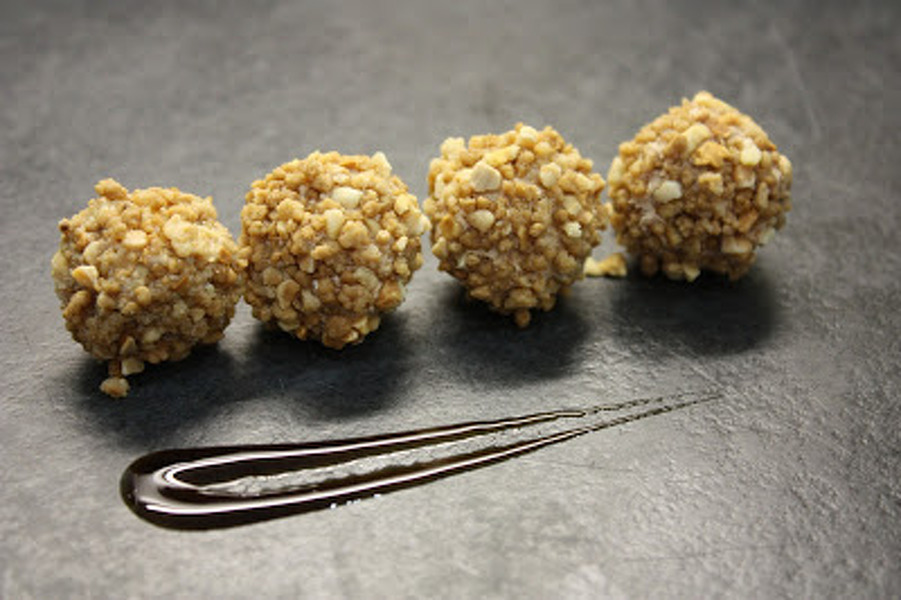 Bombones de Foei Gras con Almendras